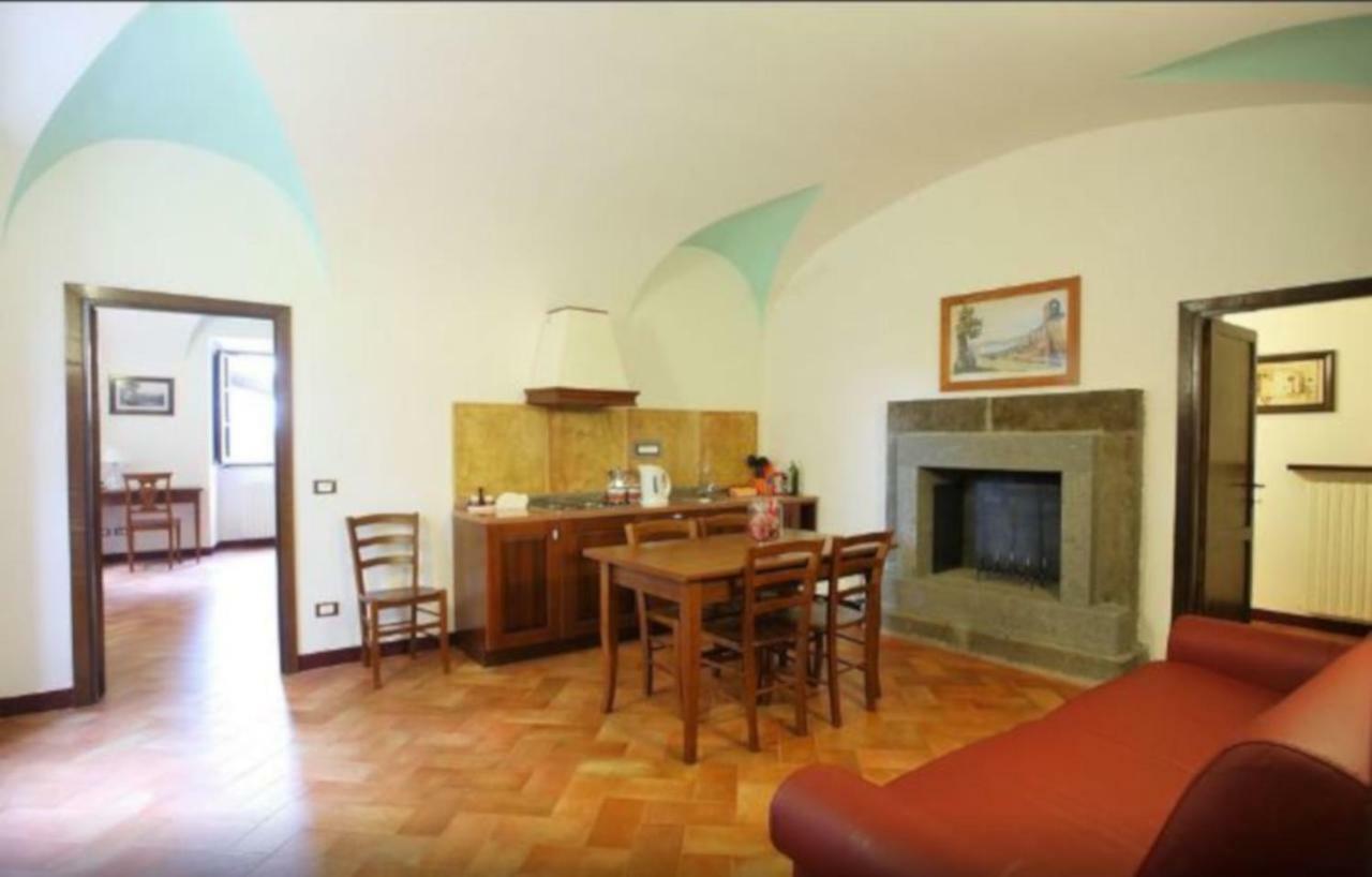 Antico Borgo La Commenda Aparthotel Montefiascone Eksteriør bilde