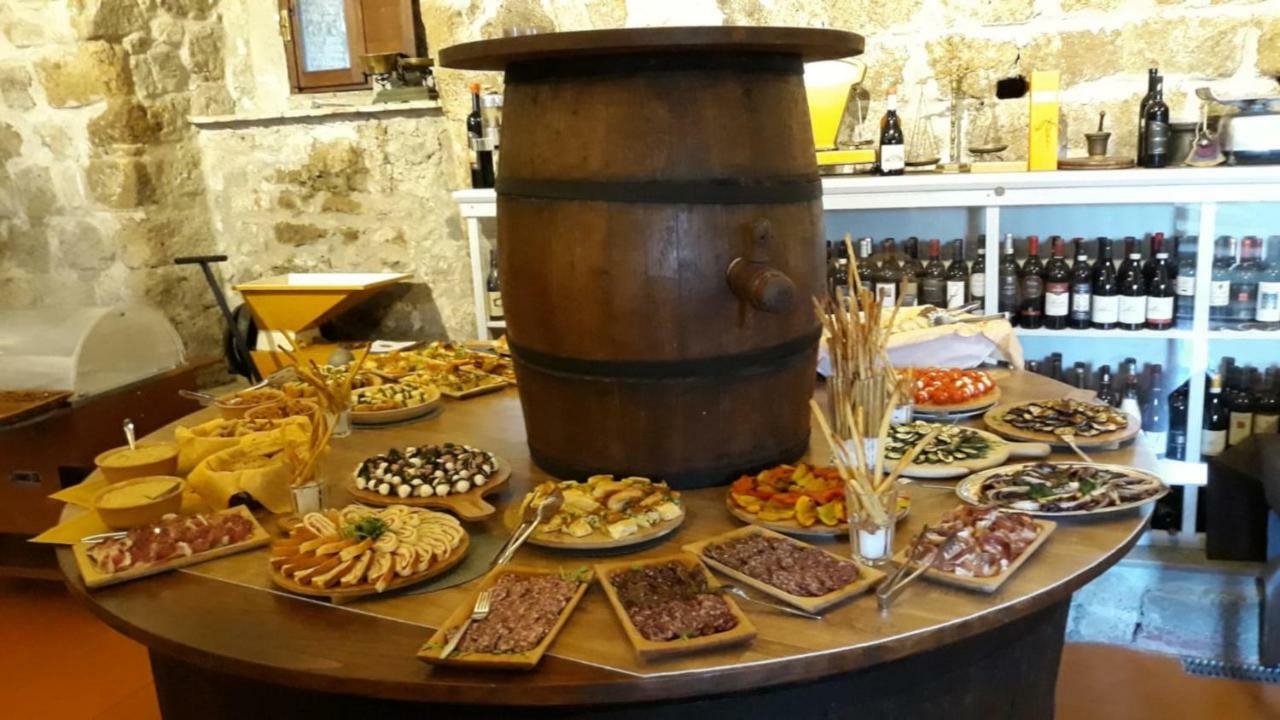 Antico Borgo La Commenda Aparthotel Montefiascone Eksteriør bilde